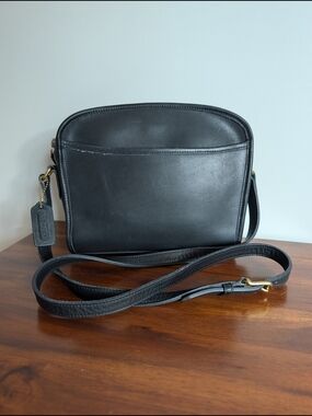 EUC Vtg Coach Metropolis Zip 9087 "Blavy"